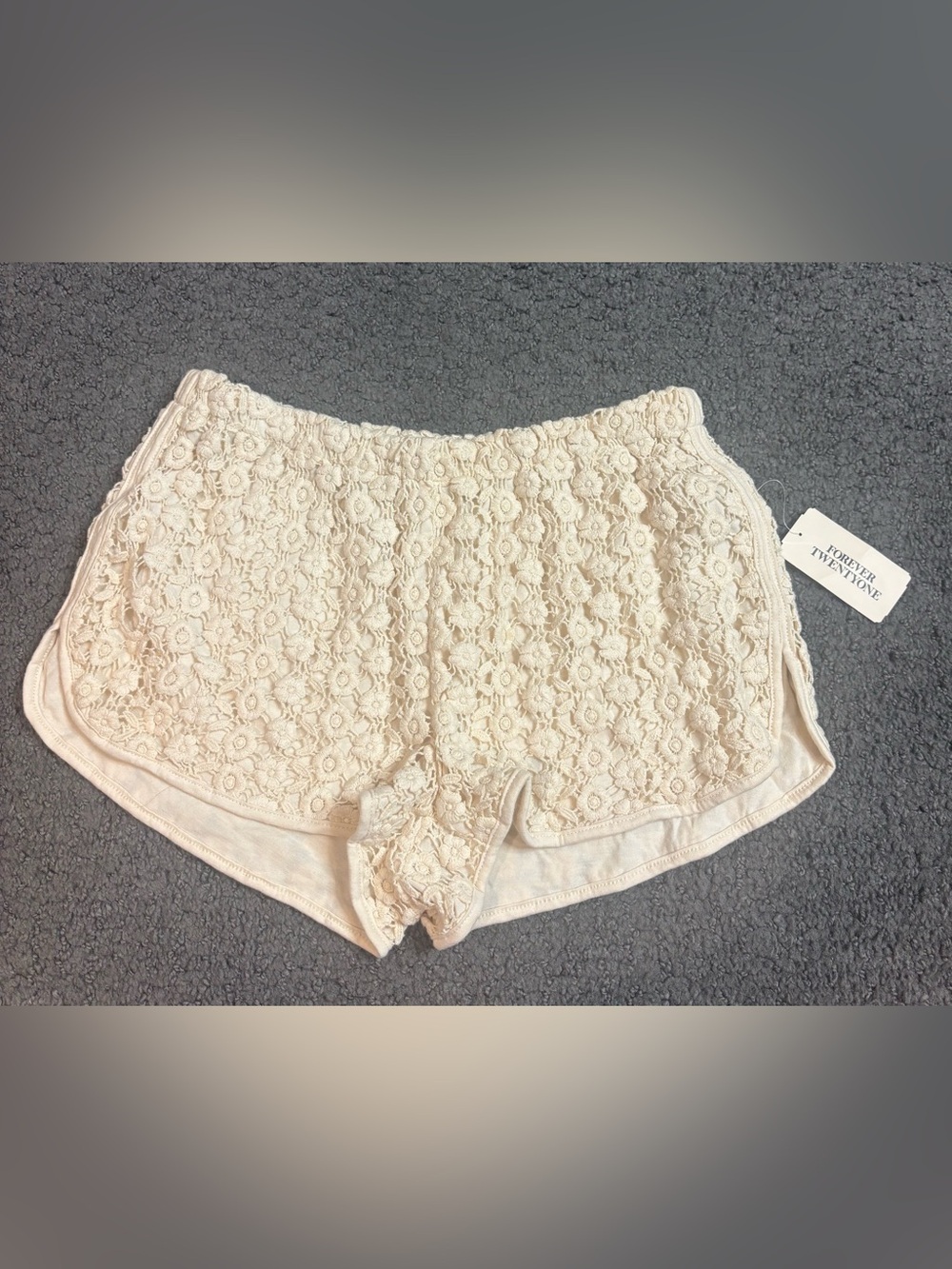 Forever 21 Mini Shorts Womens Medium
Ivory New Floral Crochet Boho